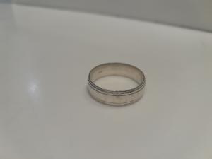 CS1556/25 SILVER RING 